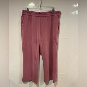 Purple lululemon crop softstreme pants